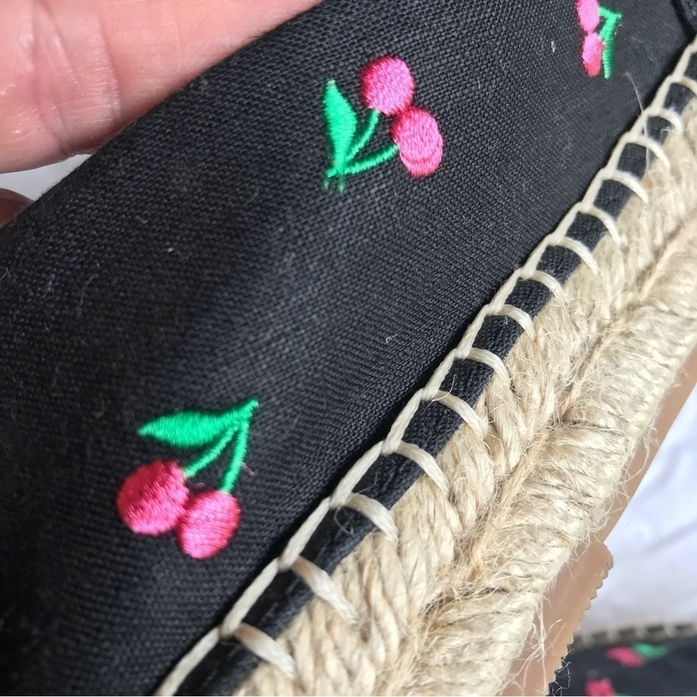 ANN Taylor embroidered fruit black Cherry linen blend espadrilles. - Picture 8 of 8